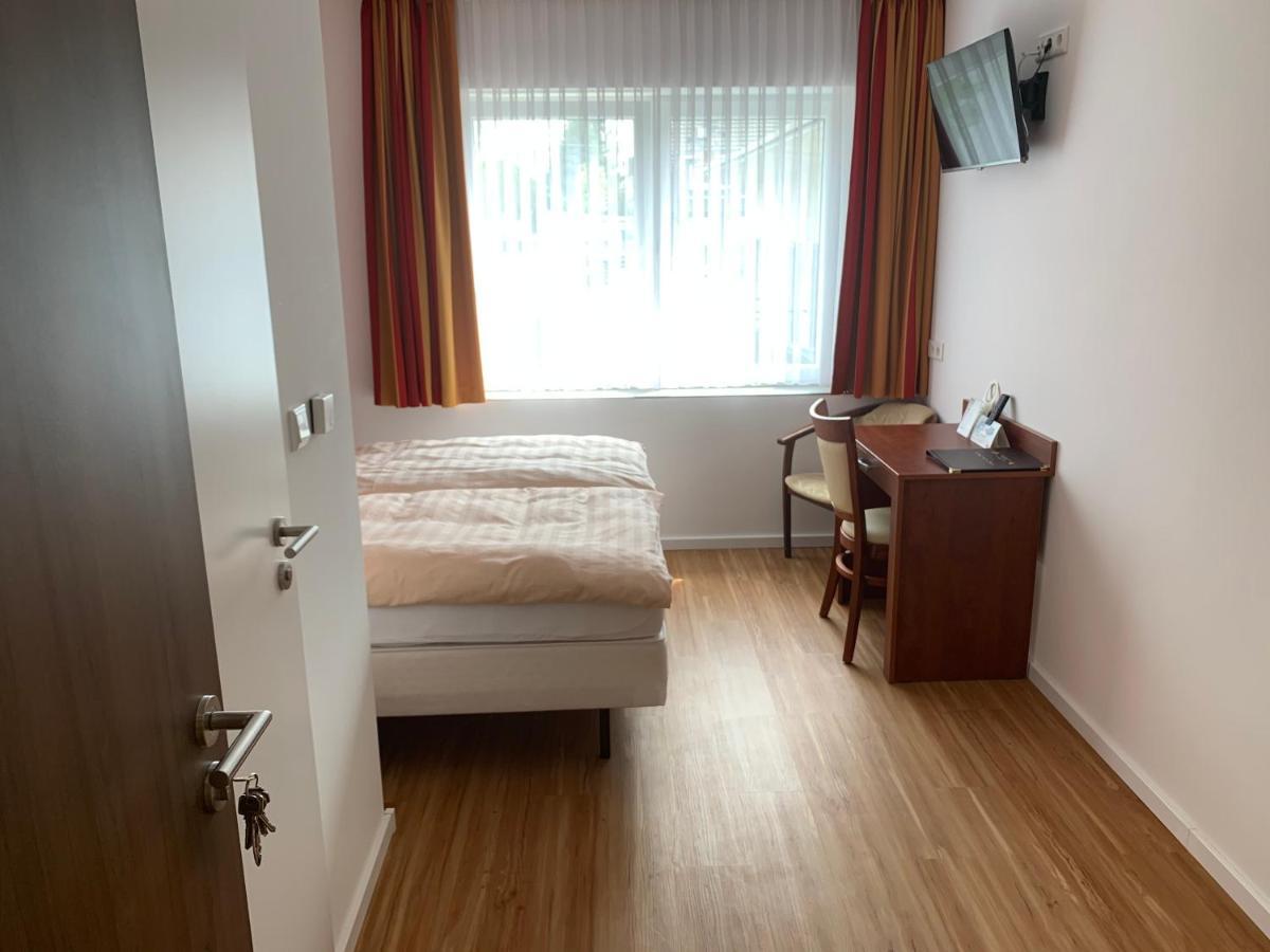 Hotel Restaurant Zur Post Wuppertal Ngoại thất bức ảnh