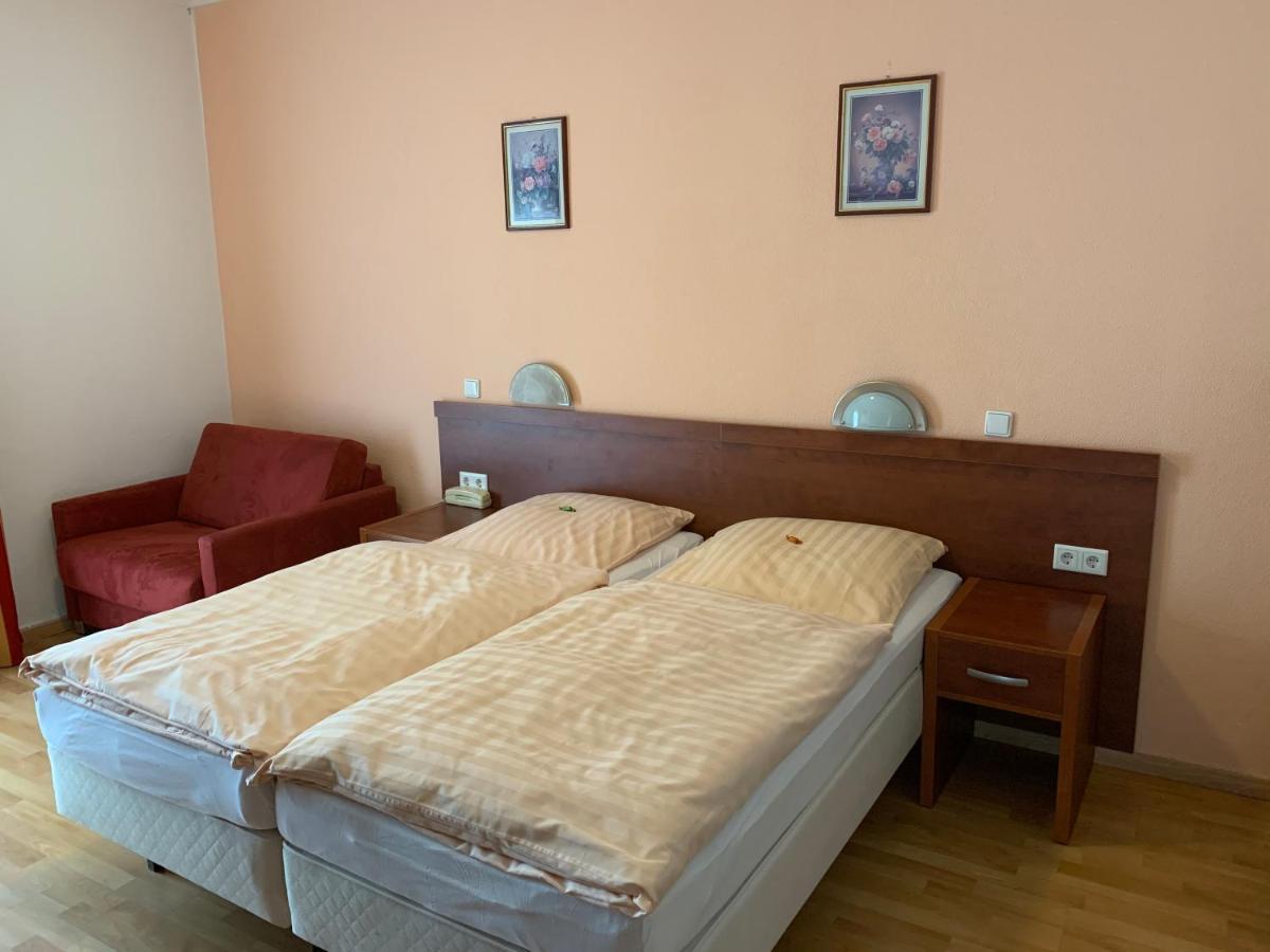 Hotel Restaurant Zur Post Wuppertal Ngoại thất bức ảnh