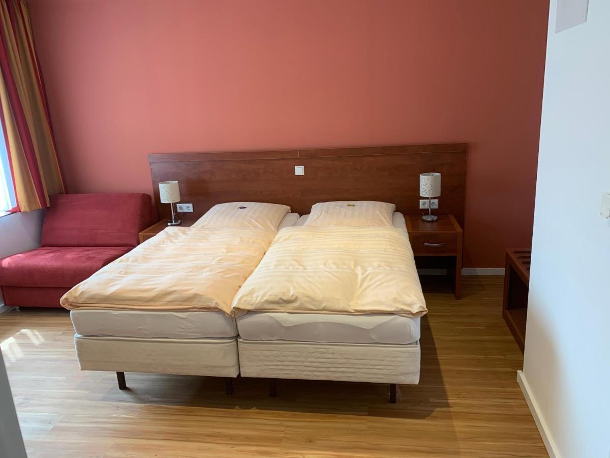 Hotel Restaurant Zur Post Wuppertal Ngoại thất bức ảnh