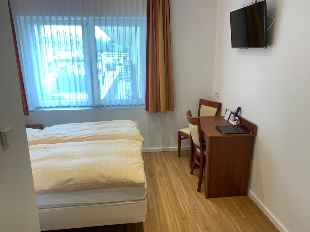 Hotel Restaurant Zur Post Wuppertal Ngoại thất bức ảnh