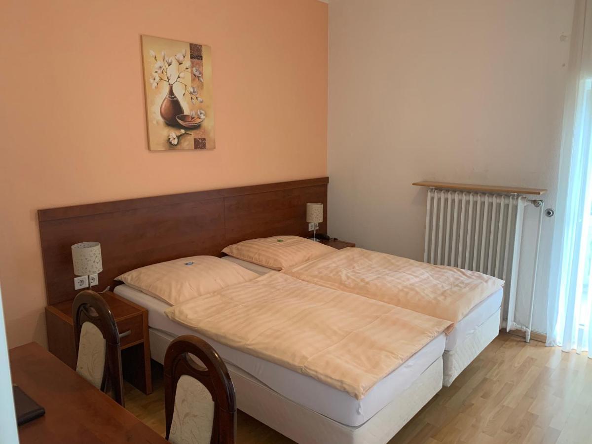 Hotel Restaurant Zur Post Wuppertal Ngoại thất bức ảnh